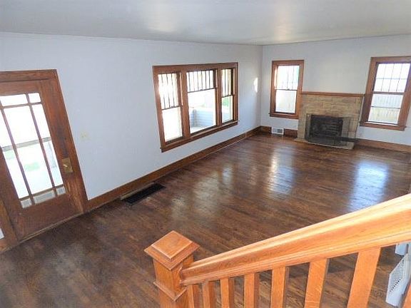 4th image of 607 Eisenhower Ave
