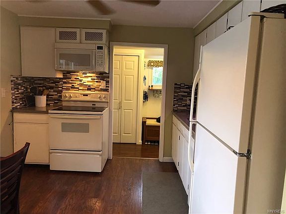 4th image of 23 Pearce Dr