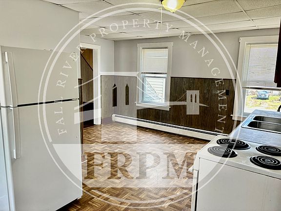 3rd image of 33 Berkley St APT 6