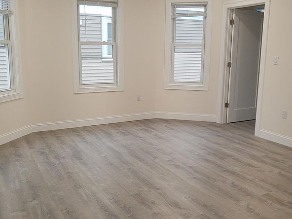 3rd image of 1743 Dorchester Ave