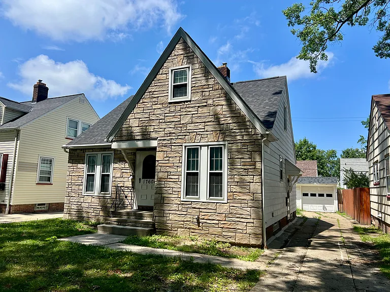17604 Ponciana Ave — Photo 2