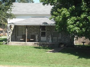 128 W Choctaw Ave, Fairland, OK 74343