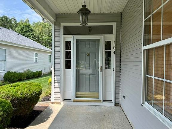 5th image of 104 Newcastle Ct