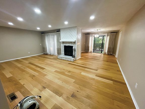 2nd image of 8073 Timbertree Way
