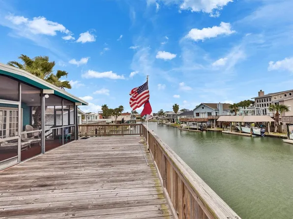 16703 Curlew Rd, Jamaica Beach, TX 77554