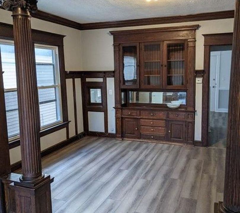 2nd image of 801 S 32nd St #10720075