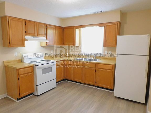 5th image of 1703 10th St #B