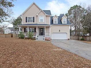 126 Shellbank Dr, Sneads Ferry, NC 28460