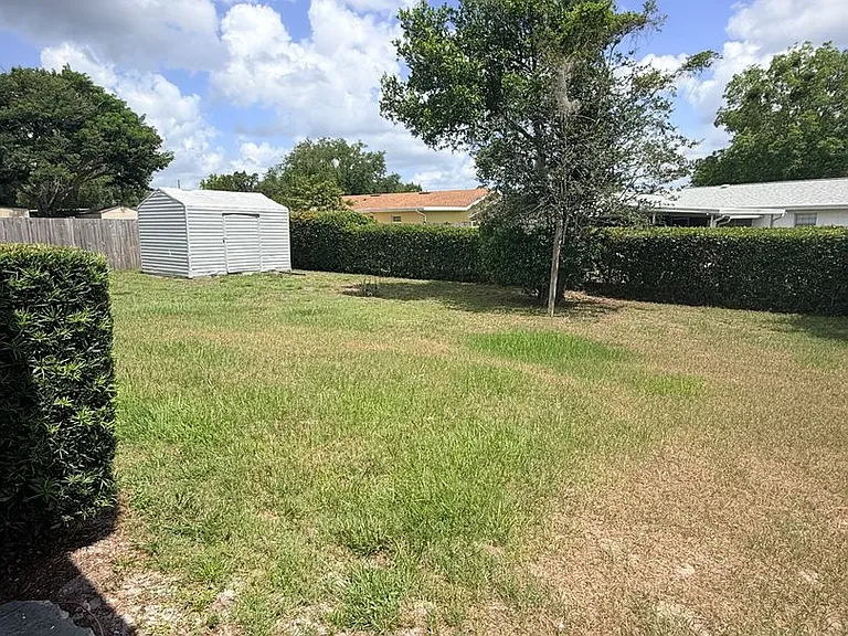 385 E Wildmere Ave — Photo 5