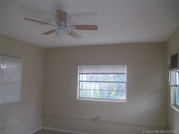 4th image of 1552 NW 68th St Unit B