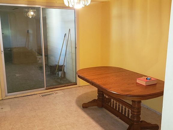 2nd image of 193 Shabbona Dr