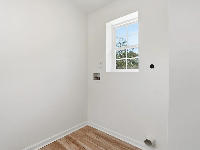 516 Singletary St SE — Photo 45
