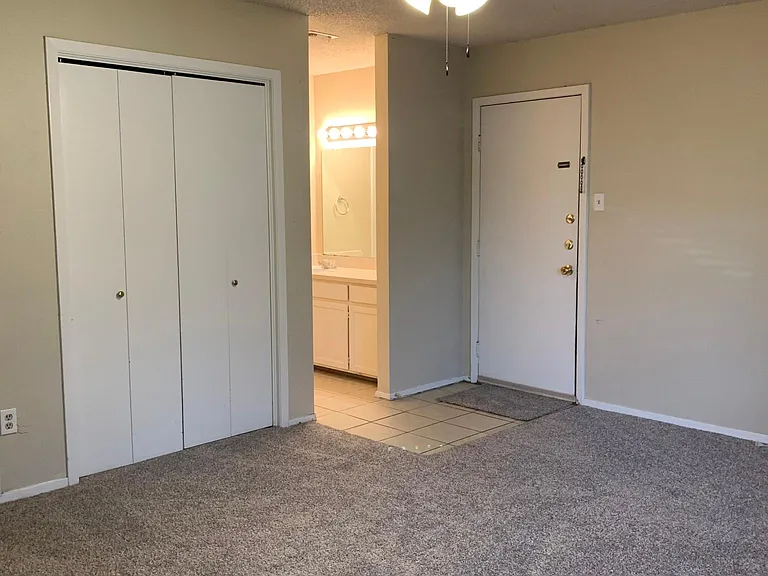 719 Windcrest Dr — Photo 9
