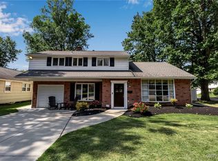176 Cottonwood Dr, Buffalo, NY 14221