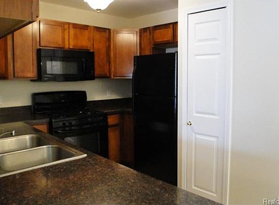 4th image of 53140 E Providence Dr
