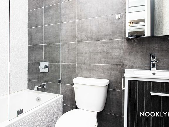 4th image of 589 Washington Ave #2