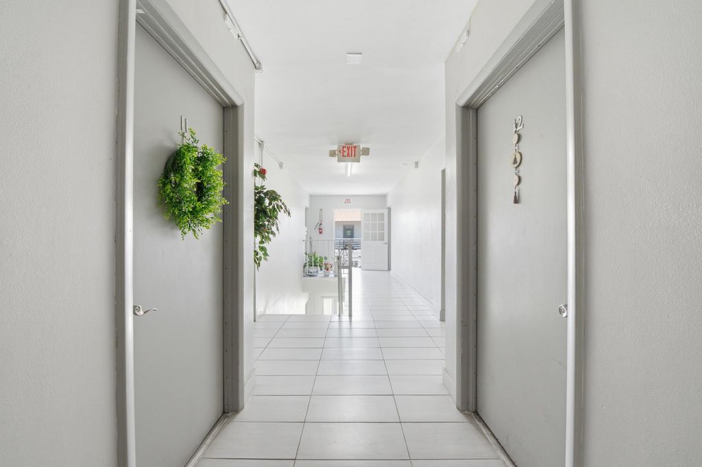 3550 NW 8th Avenue #812, photo 6