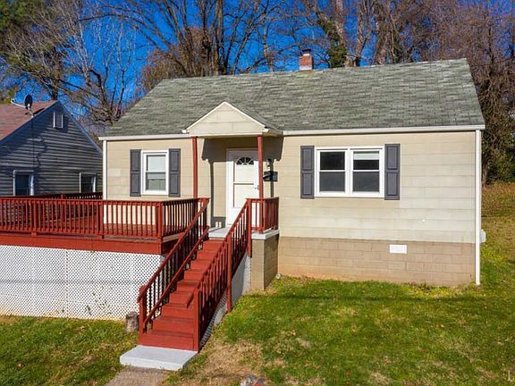 3rd image of 4631 Fairmont Ave