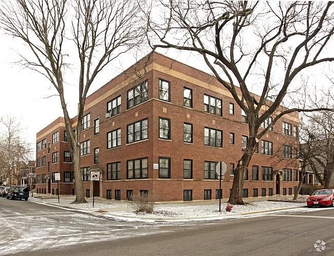 1st image of 6201 S Langley Ave #1