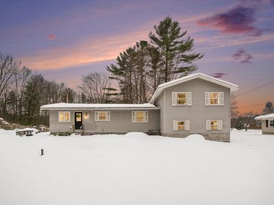 18689 W Spring Lake Rd, Spring Lake, MI, 49456