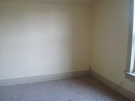 4th image of 207 N 4th Ave