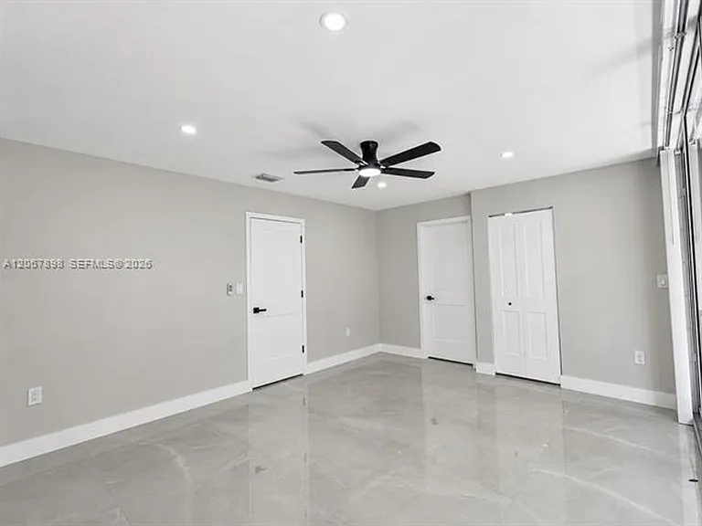14124 Kendale Lakes Cir #Townhouse 14124 — Photo 23