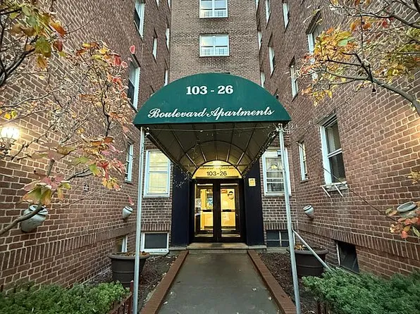 10326 68th Ave APT 4G, Queens, NY 11375