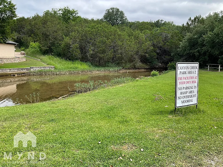 5401 Ashworth Ct — Photo 24