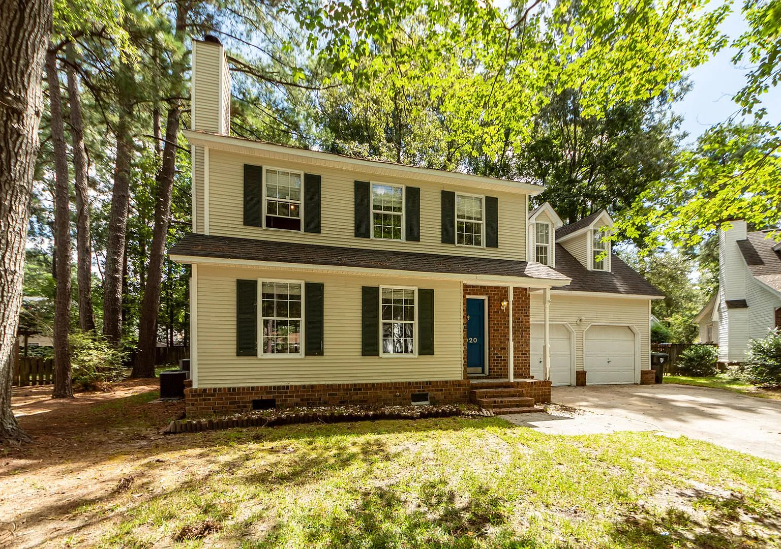 4 Bedroom, 2.5 Bathroom Home in Pine Forest - Summerville — Photo 2