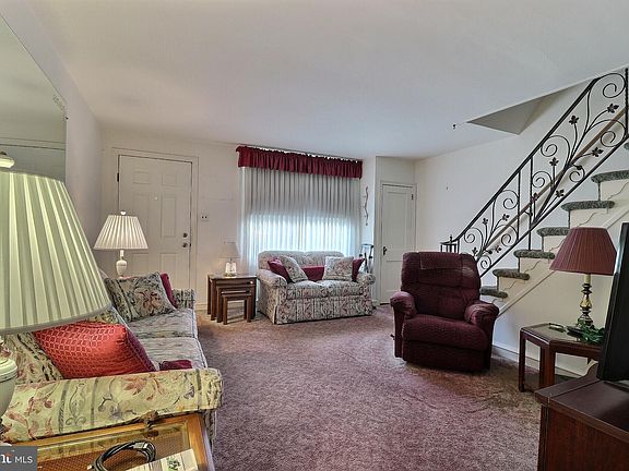 4th image of 4339 Oakmont St