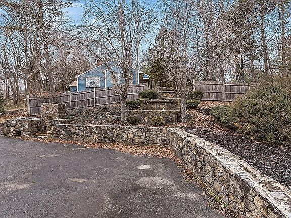 4th image of 54 Wildwood Ln