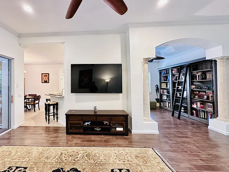 15830 Delaplata Ln — Photo 10