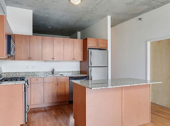 5th image of 1620 S Michigan Ave Unit 917