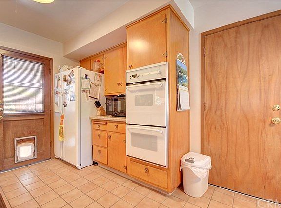 3rd image of 943 Scripps Dr