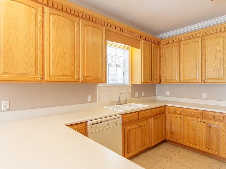 3513 Belmont Cir — Photo 4