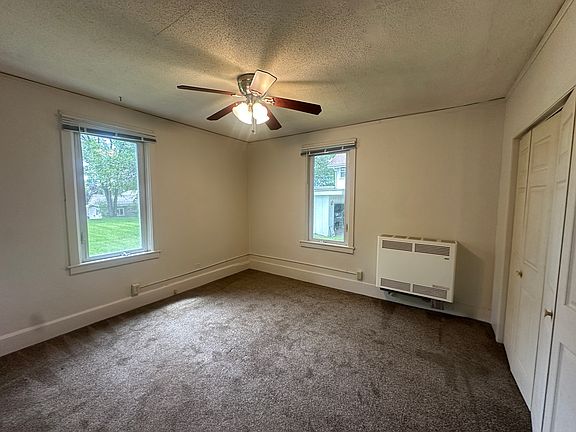 4th image of 207 9th Ave N