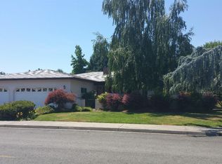 1130 Moon Glo Dr, Grants Pass, OR