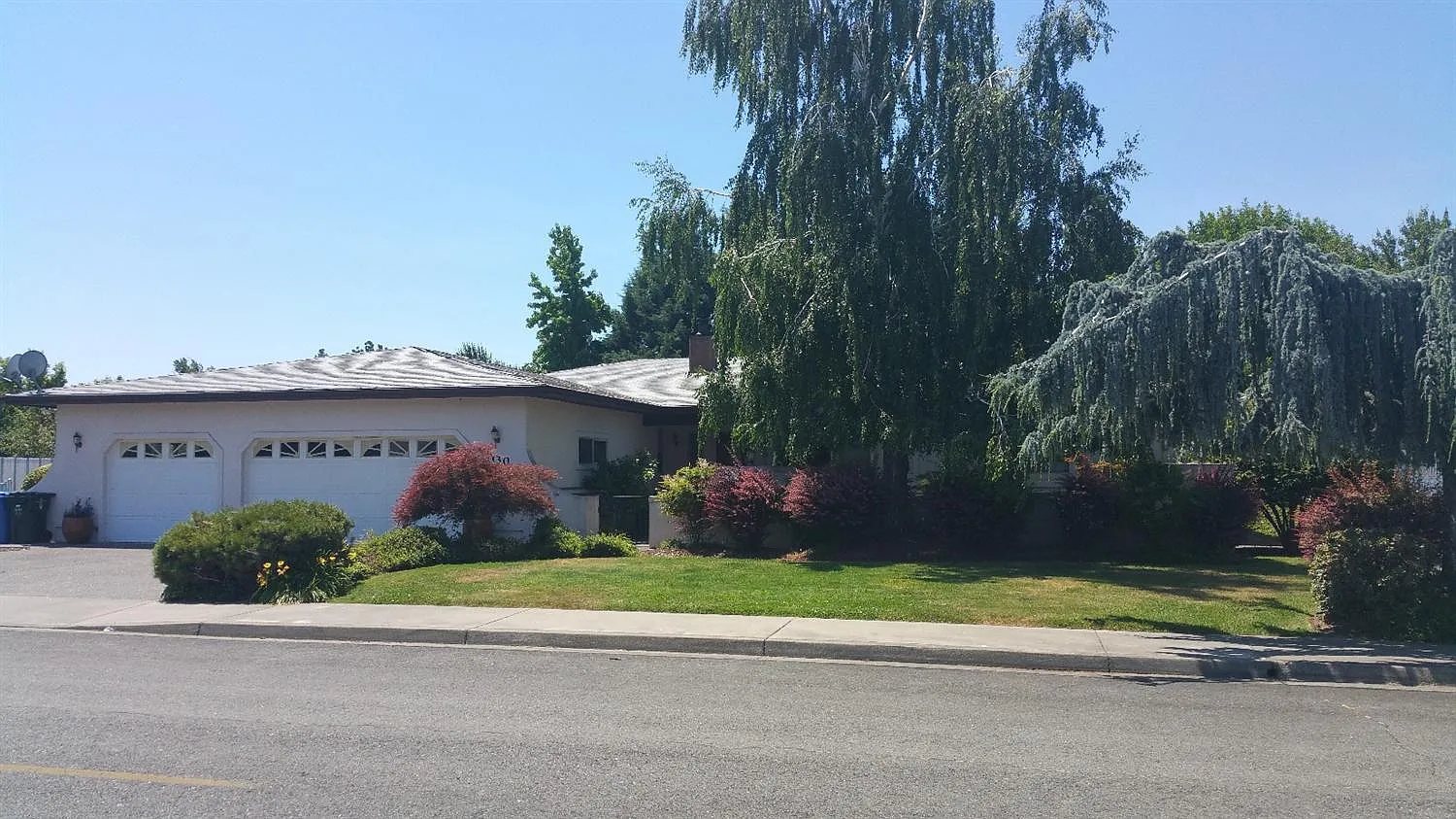 1130 Moon Glo Dr photo 1