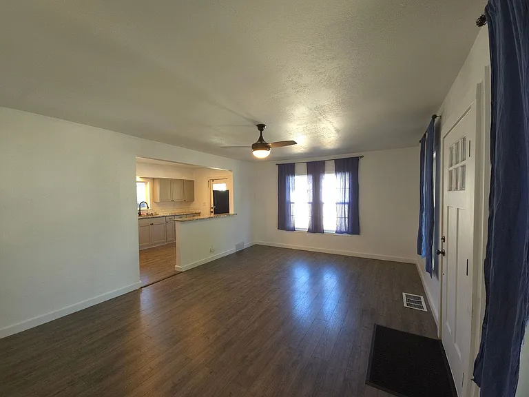 114 E Borah Ave — Photo 5