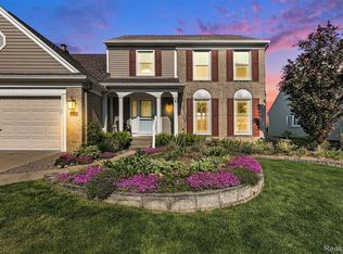 3197 Courtfield Dr, Rochester Hills, MI 48309
