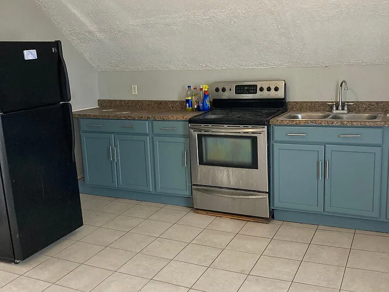 19 Beech St #3 — Photo 2