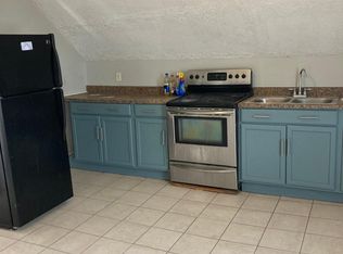 19 Beech St FLOOR 3, Pawtucket, RI 02860