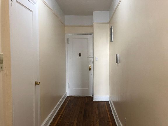 3rd image of 2760 Claflin Ave