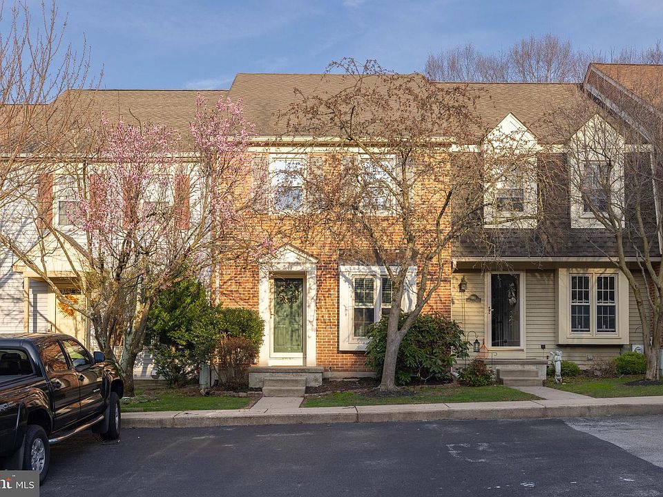 1st image of 311 Stoneham Dr