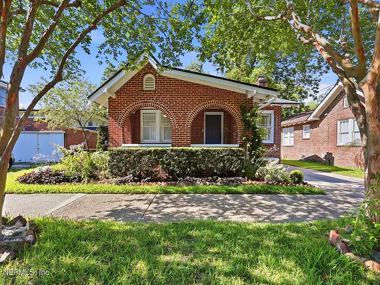 2614 Dellwood Ave — Photo 2