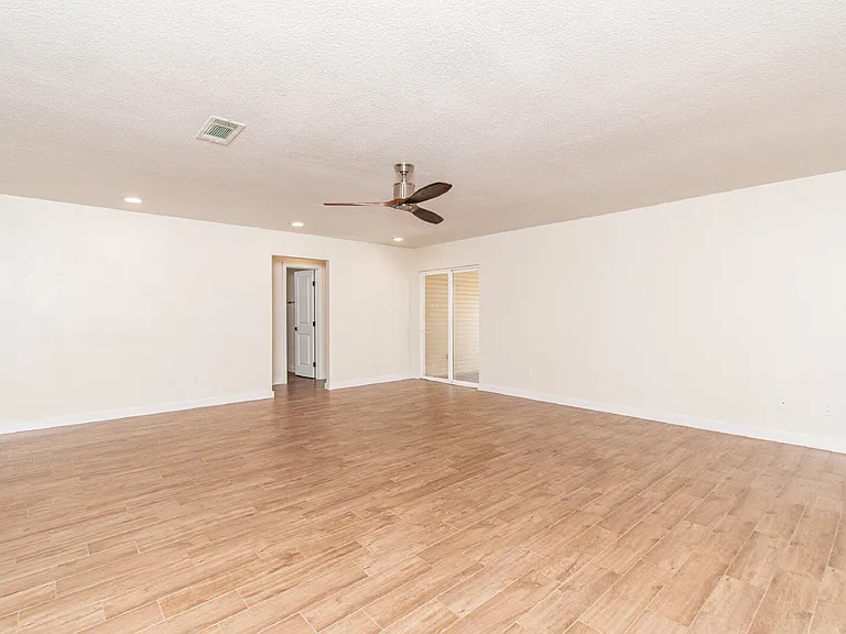 304 Timber Ridge Dr — Photo 20