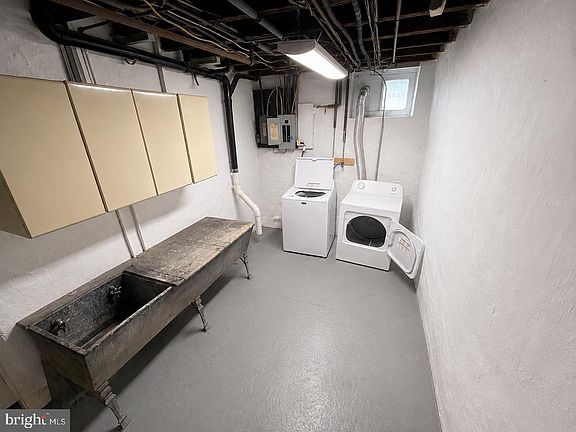 5th image of 834 Centre Ave Floor 3