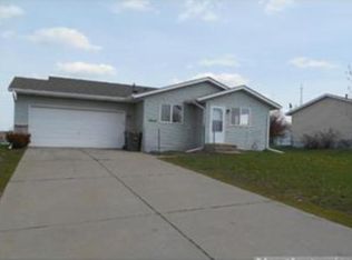 9340 Pelican Ln, Monticello, MN 55362
