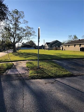 1st image of 2049 Margaret Ln