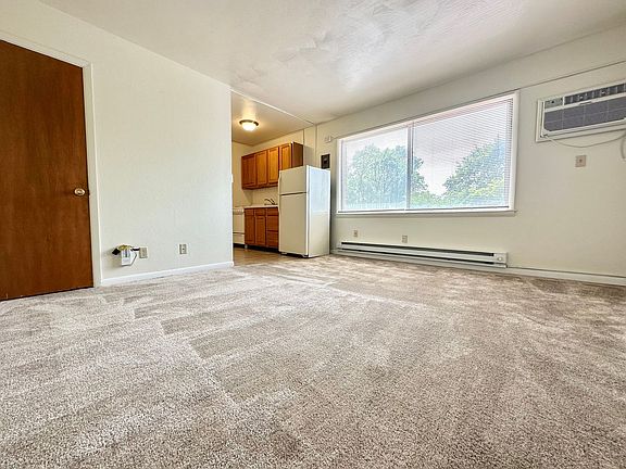 3rd image of 2214 1/2 Peirce Ave #4